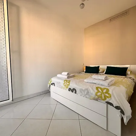 Appartement Bright Flat In The Center Of